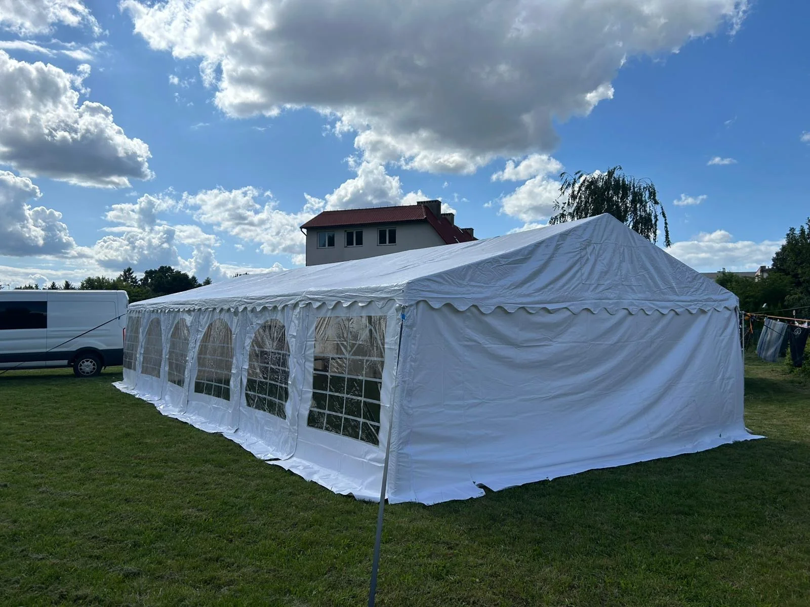 Namiot 6×12m na placu — event firmowy, bus transportowy, profesjonalna realizacja